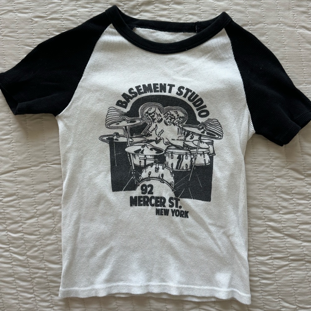 Brandy Melville cropped graphic
